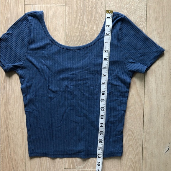 Hollister Deep Neck Cropped Ribbed Top in Blue Size M - Picture 2 of 5